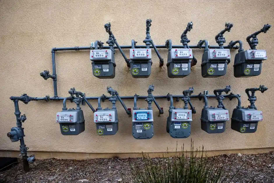 New gas meter and gas piping installation on the exterior of a Apex, North Carolina home.